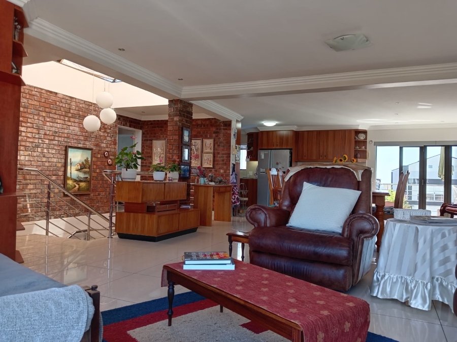 To Let 2 Bedroom Property for Rent in Calypso Beach Western Cape